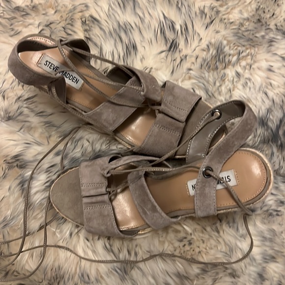 Steve Madden lace up tan wedges - Picture 2 of 4